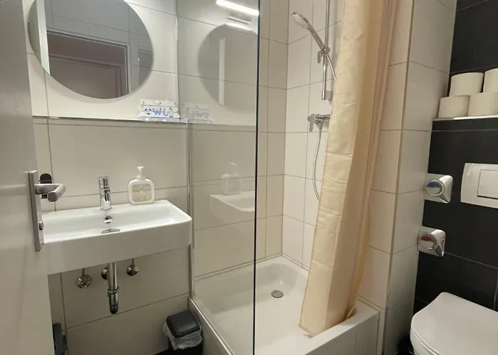 Appartement Mit Kuechenzeile, Stadtnah & Kostenlos Parken