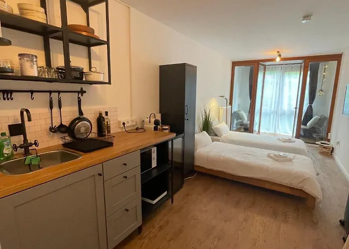 Apartman Mit Kuechenzeile, Stadtnah & Kostenlos Parken